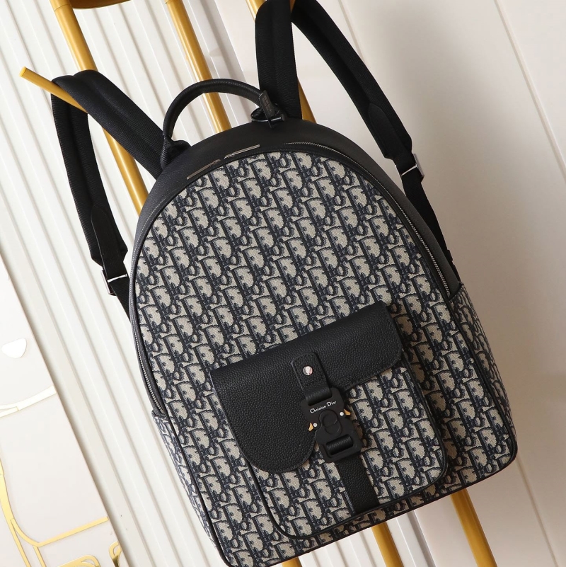 D*or backpacks